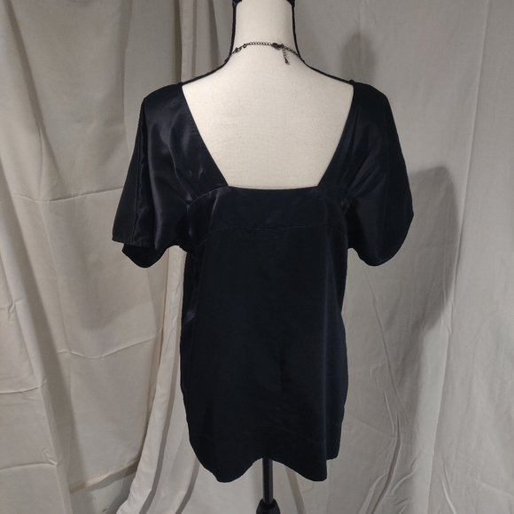 Cute black top - Picture 3 of 4